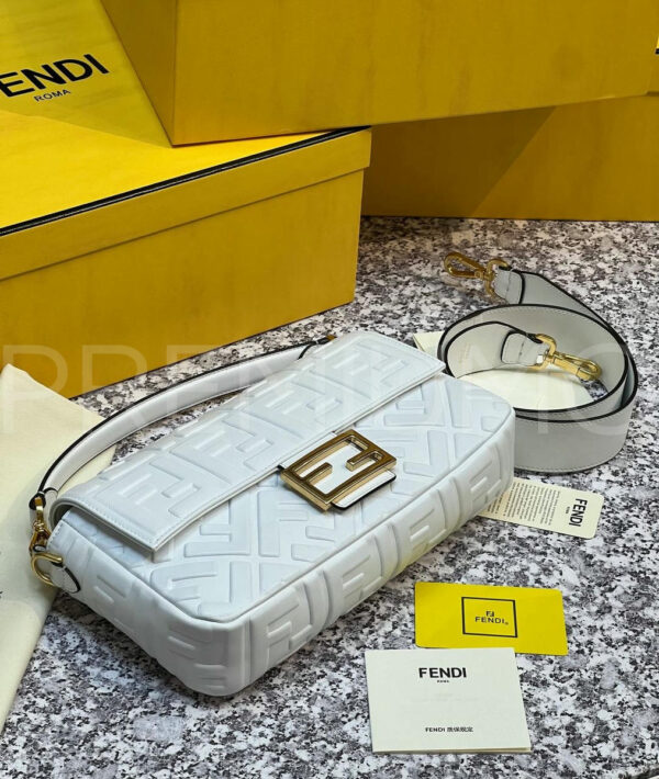 Fendi сумка PR374218 4