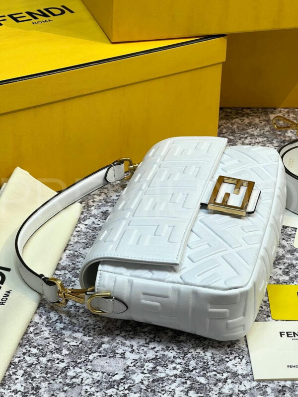 Fendi сумка PR374218 6