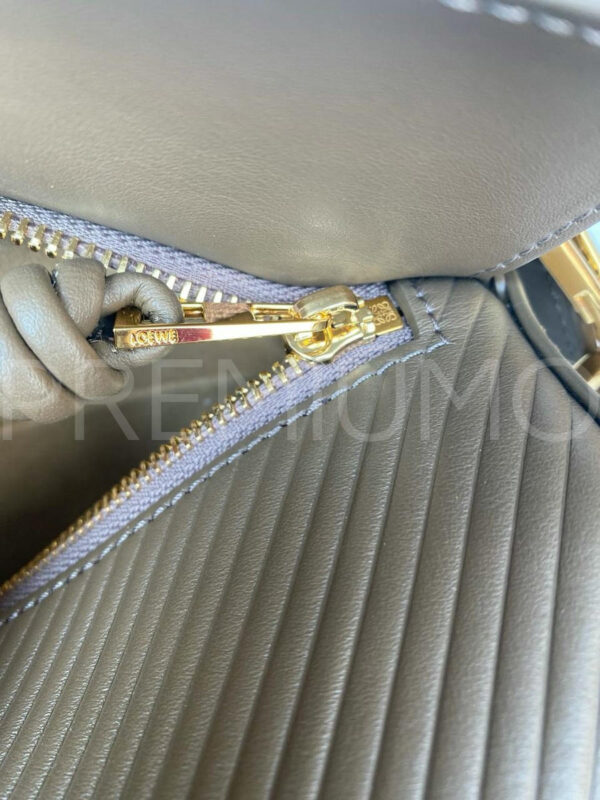 Loewe Pazzle сумка с ремешком коричневая PR470669 9