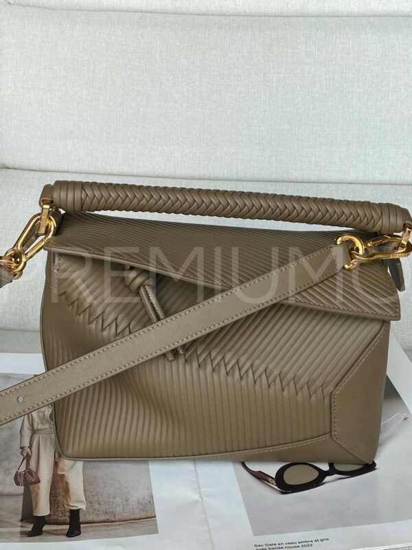 Loewe Pazzle сумка с ремешком коричневая PR470669