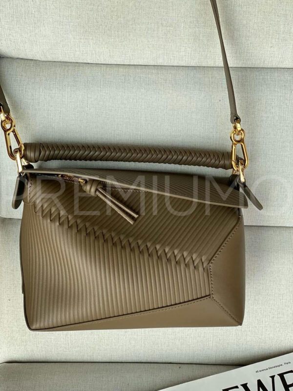 Loewe Pazzle сумка с ремешком коричневая PR470669 3