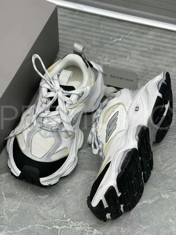 Balenciaga кроссовки PR548325 8
