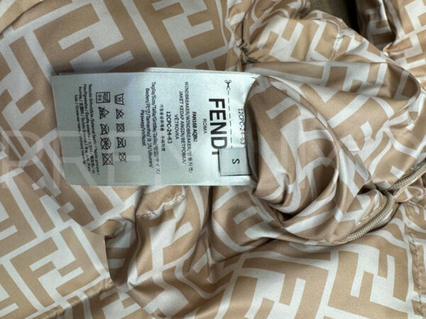 Fendi пуховик PR444956 7