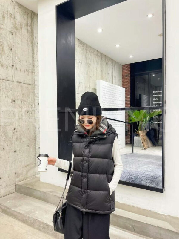 Burberry жилет PR572400 9