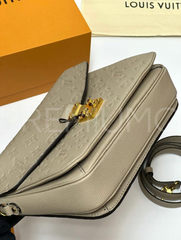 Louis Vuitton Pochette Metis сумка PR2195YF 26