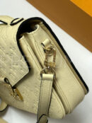 Louis Vuitton Pochette Metis сумка PR181342 25