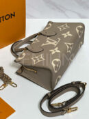 Louis Vuitton On The Go East West сумка PR365618 16