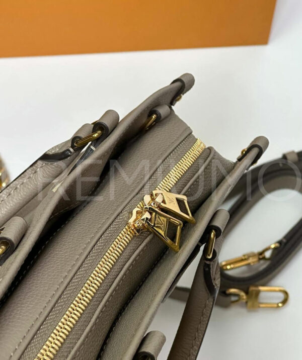 Louis Vuitton On The Go East West сумка PR365618 10