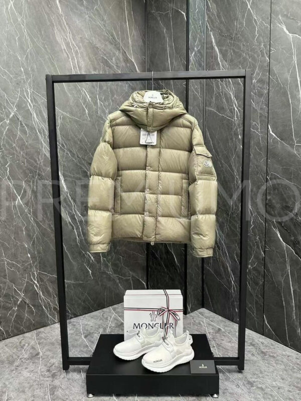 Moncler пуховик PR824094 3