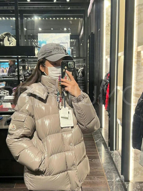 Moncler пуховик PR824094 10