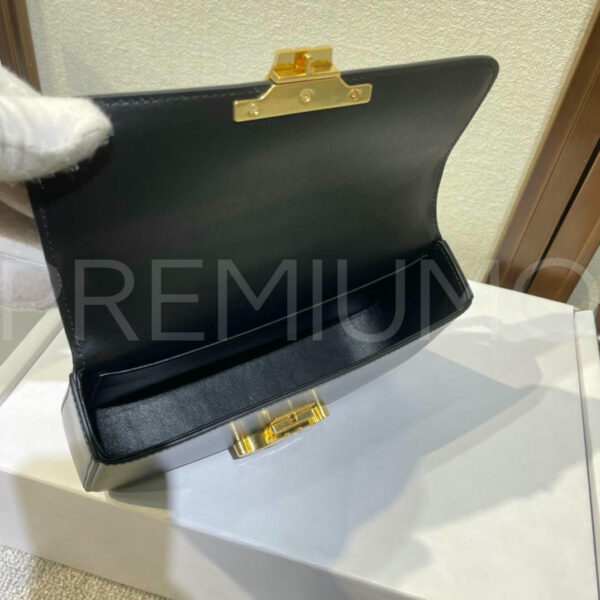 Celine Triomphe shoulder bag сумка PR847530 9