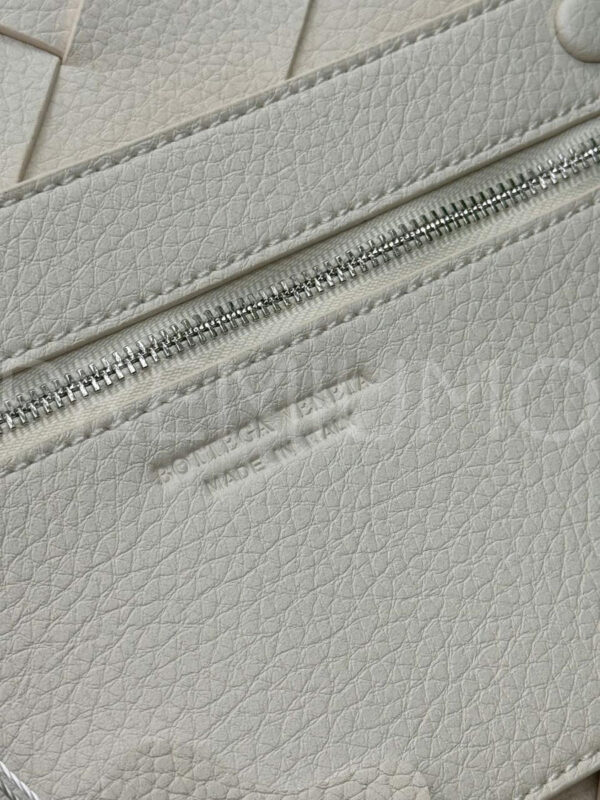 Bottega Veneta сумка PR830898 9
