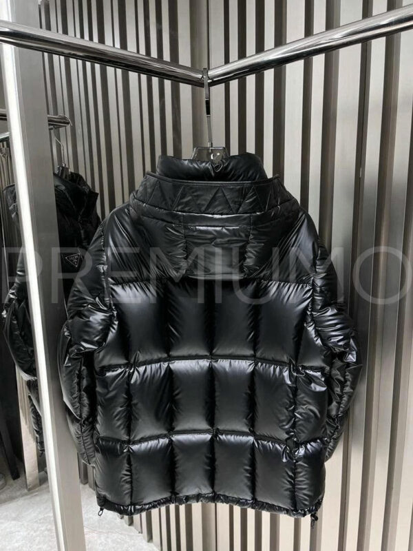 Prada пуховик PR549317 2