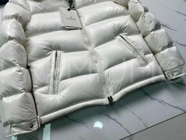 Moncler пуховик PR637108 10