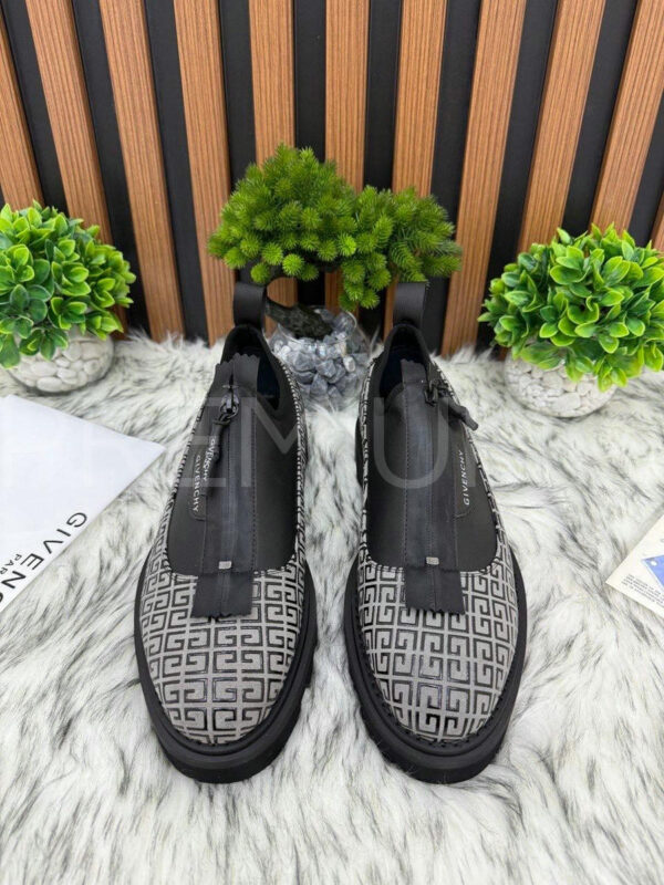 Givenchy кроссовки PR683469 2
