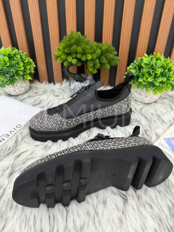Givenchy кроссовки PR683469 5