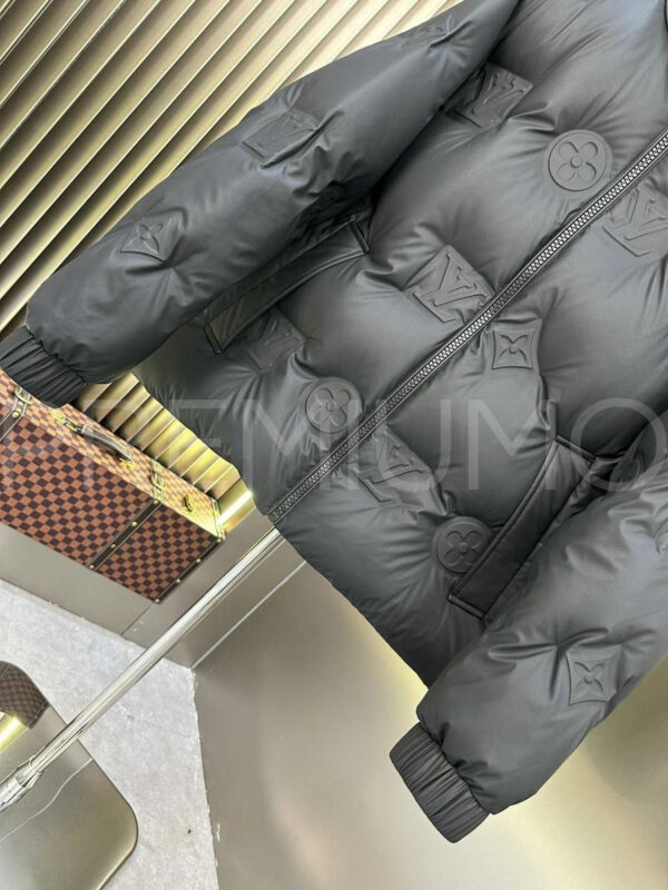 Louis Vuitton пуховик PR517208 10