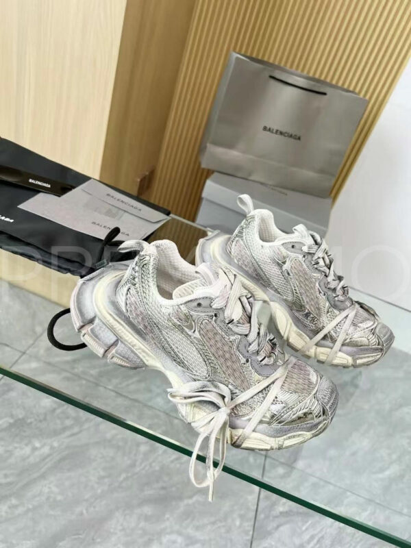Balenciaga кроссовки PR956946
