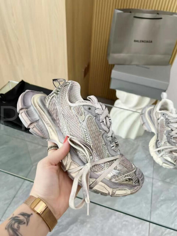 Balenciaga кроссовки PR956946 8