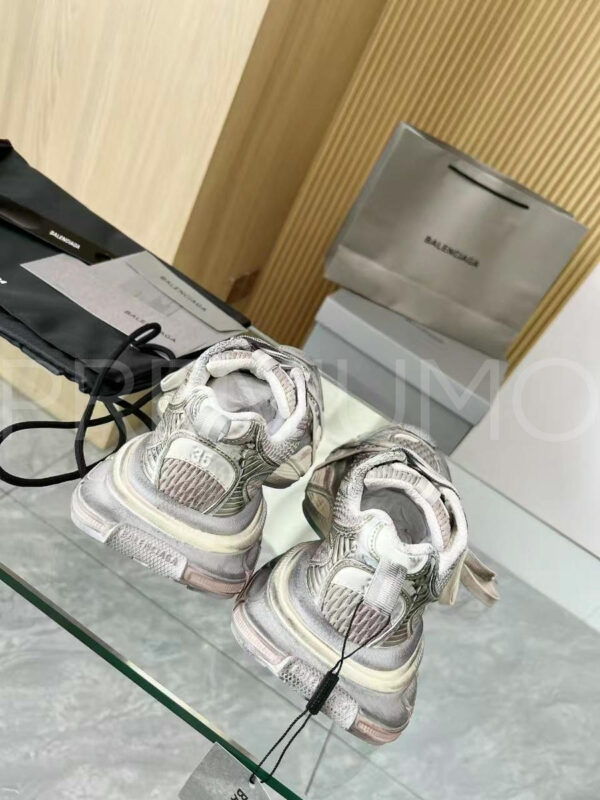 Balenciaga кроссовки PR956946 11