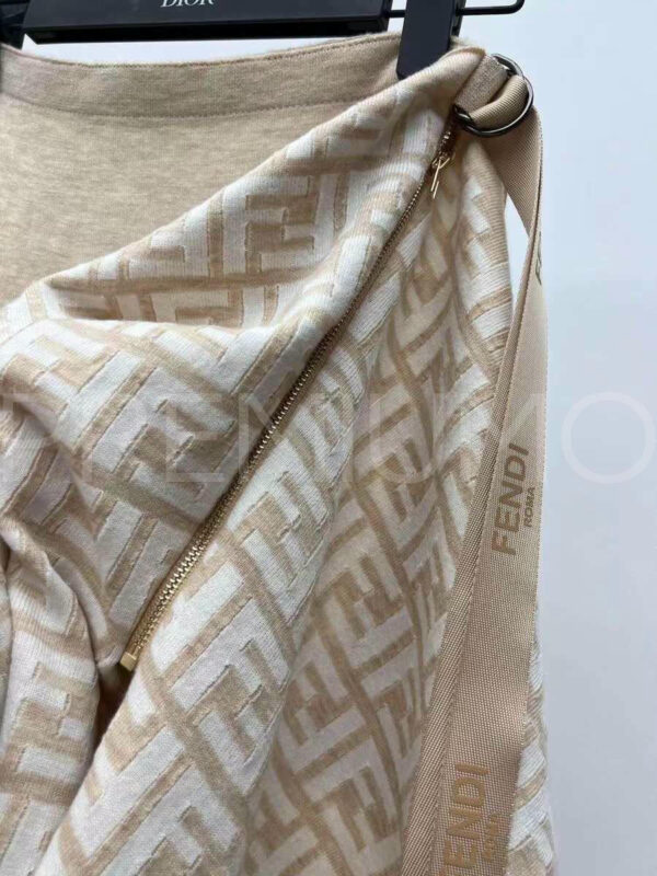 Fendi костюм PR786102 8