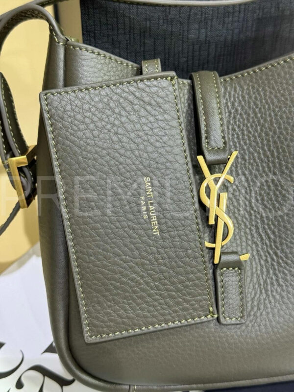 Yves Saint Laurent сумка PR720104 5