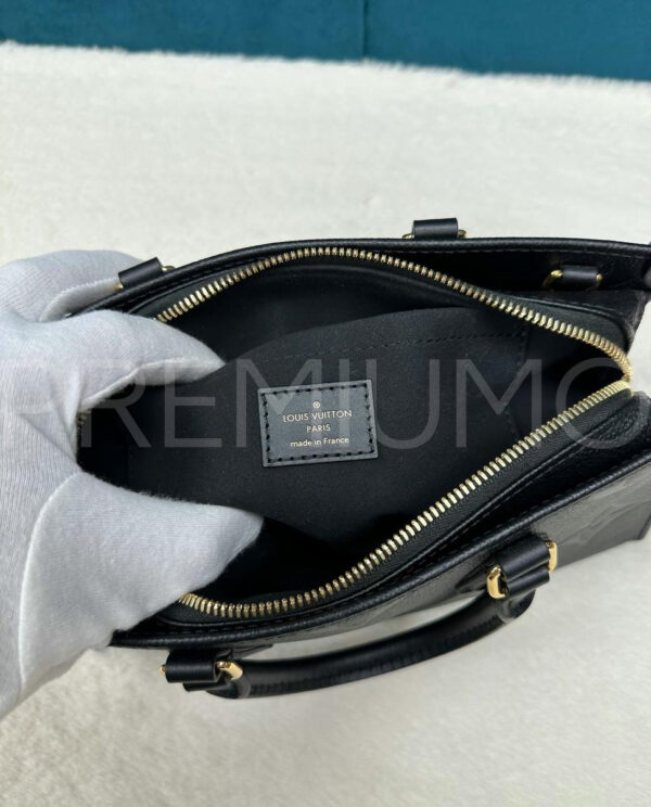 Louis Vuitton On The Go East West сумка PR114500 17