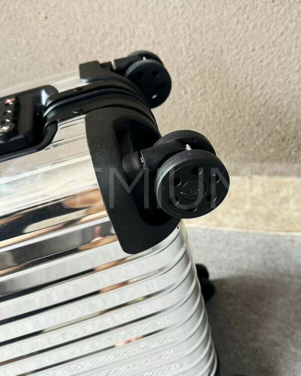 Moncler х RIMOWA чемодан PR686042 10