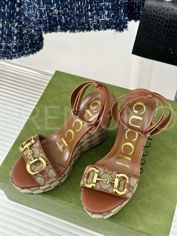 Gucci босоножки PR647689 4