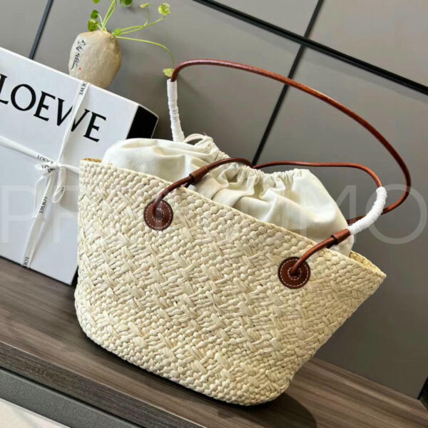 Loewe Anagram Small сумка бежевая PR987309 3