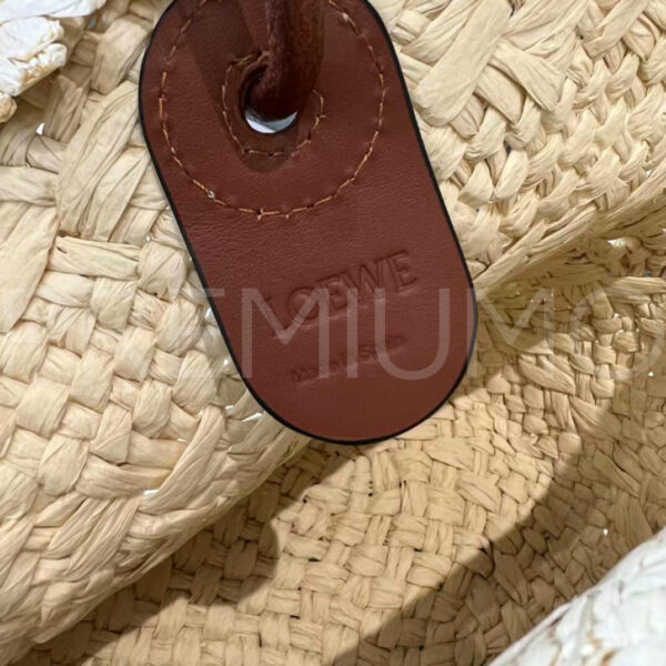 Loewe Anagram Small сумка бежевая PR987309 8