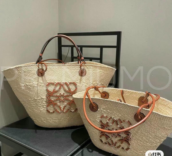 Loewe Anagram Small сумка бежевая PR987309 11