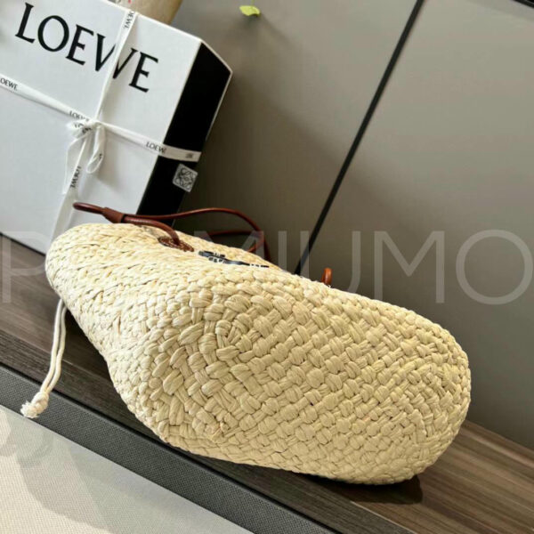 Loewe Anagram Small сумка бежевая PR987309 7
