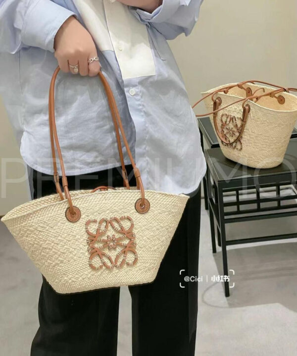 Loewe Anagram Small сумка бежевая PR987309 12
