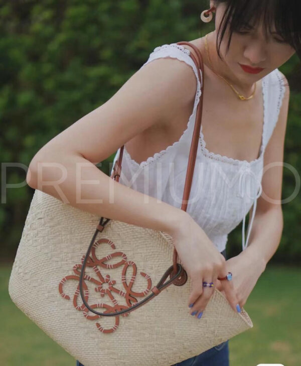 Loewe Anagram Medium сумка плетеная PR807339 12