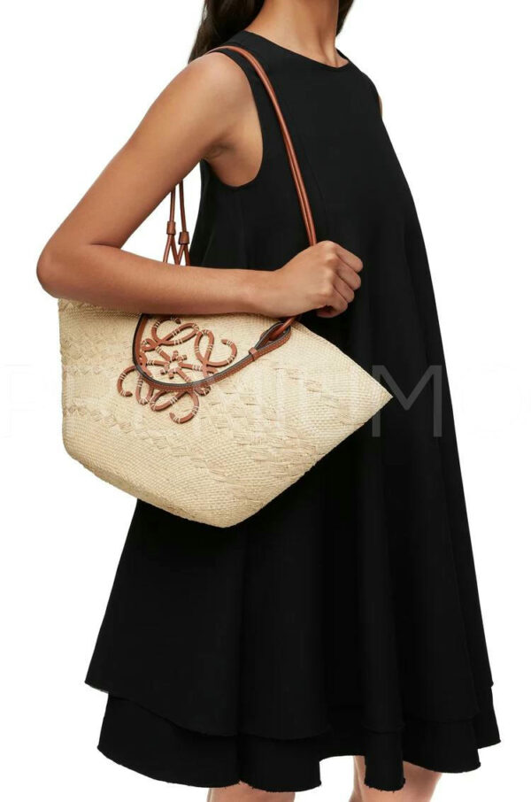 Loewe Anagram Medium сумка плетеная PR807339 11