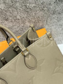 Louis Vuitton Onthego MM сумка PR252526 17