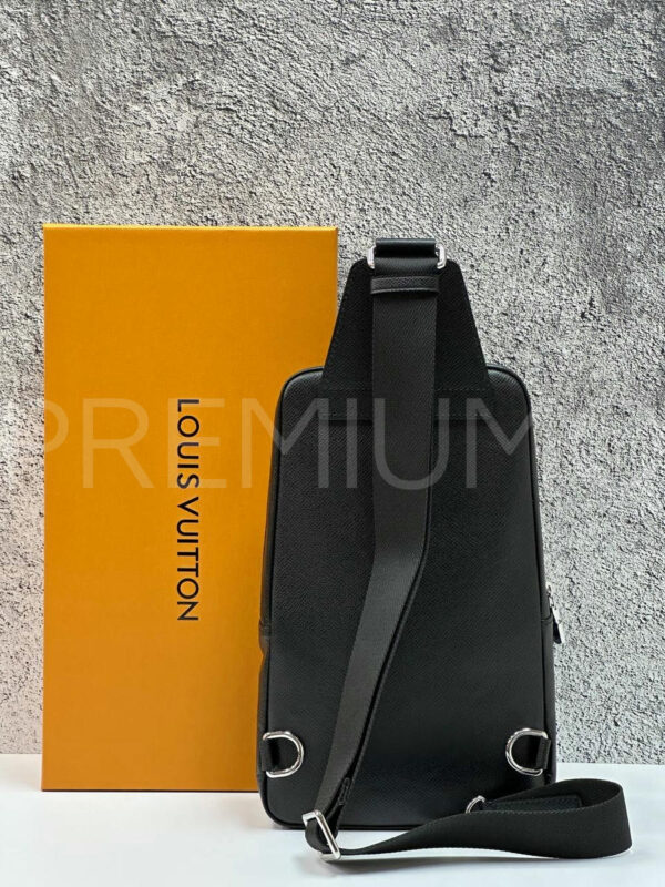 Louis Vuitton Avenue Sling из кожи Taigа рюкзак PR463582 13