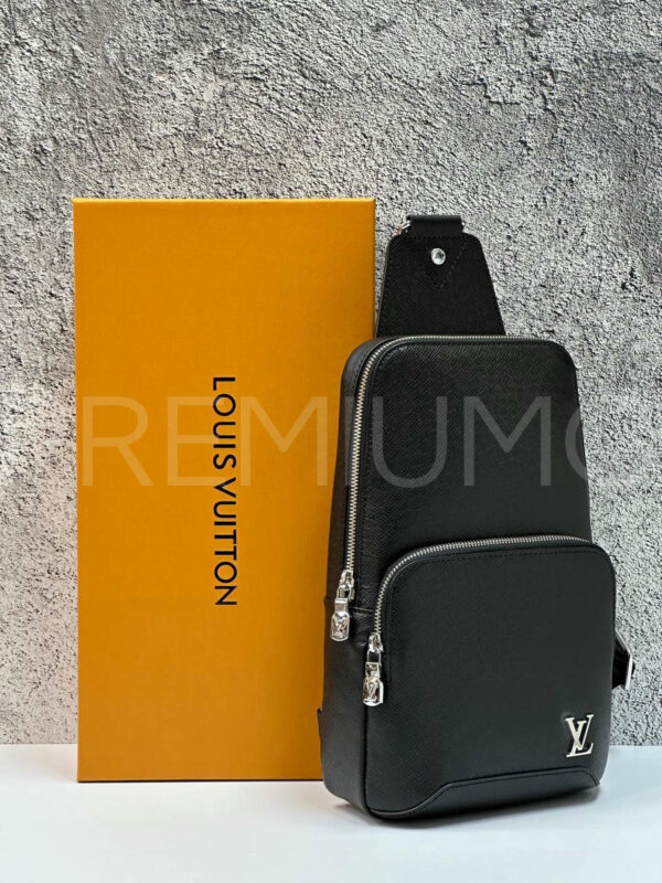 Louis Vuitton Avenue Sling из кожи Taigа рюкзак PR463582 12