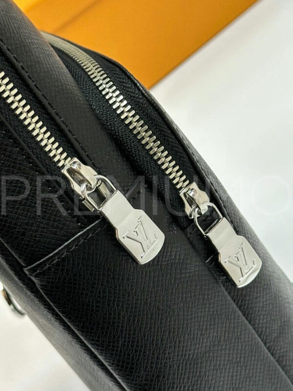 Louis Vuitton Avenue Sling из кожи Taigа рюкзак PR463582 9