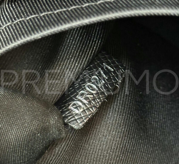 Louis Vuitton Avenue Sling из кожи Taigа рюкзак PR463582 19