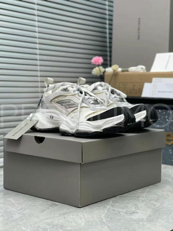 Balenciaga кроссовки PR548325 4