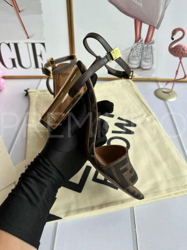 Fendi босоножки PR599123
