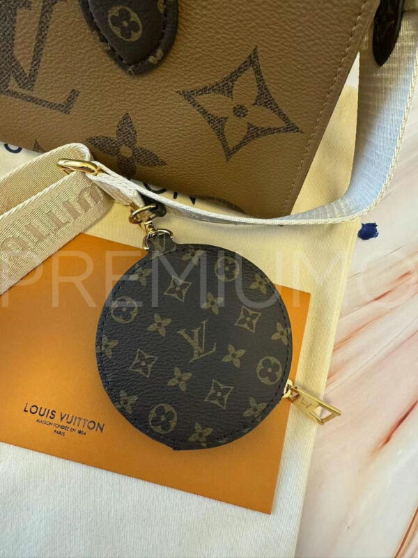 Louis Vuitton On The Go East West сумка PR626746 10