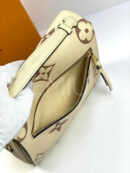 Louis Vuitton Pochette Métis сумка PR870201 37