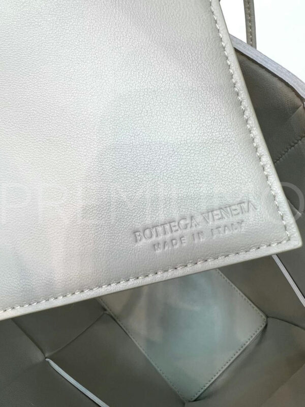 Bottega Veneta сумка PR833897 10