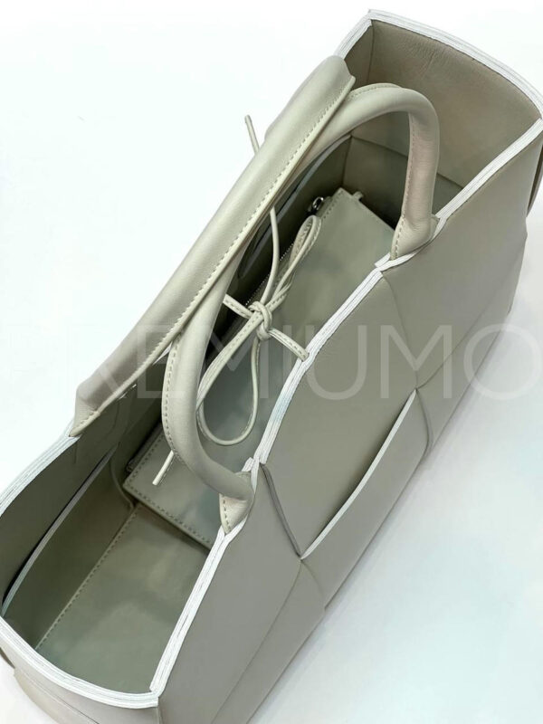 Bottega Veneta сумка PR833897 6