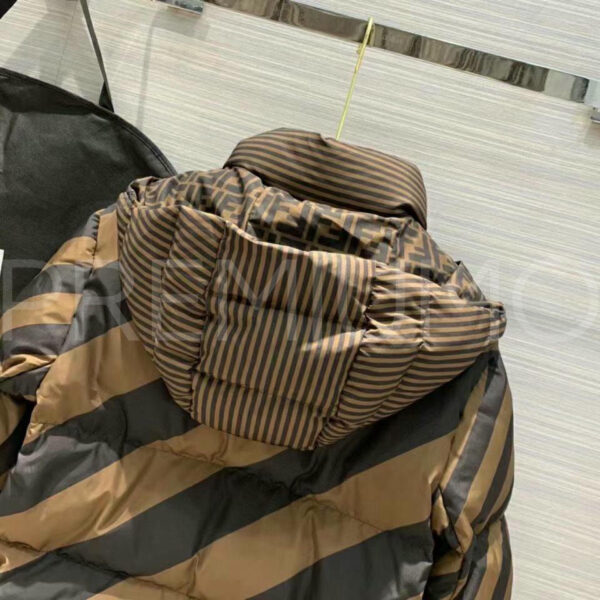 Fendi пуховик PR157323 4