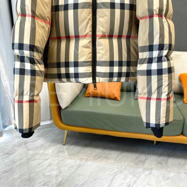 Burberry пуховик PR498467 4
