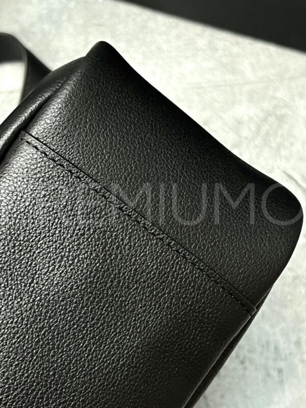 Yves Saint Laurent Le 5 à 7 сумка PR207929 20